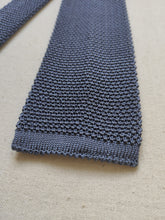 Afbeelding in Gallery-weergave laden, Roxy Ties cravate vintage en tricot de soie Made in Italy
