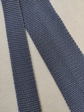 Afbeelding in Gallery-weergave laden, Roxy Ties cravate vintage en tricot de soie Made in Italy
