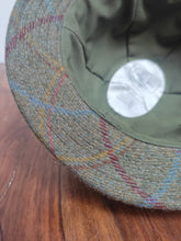 Charger l&#39;image dans la galerie, Scott &amp; Co Hatters X Old England chapeau tweed ghillie à carreaux 100% laine 55
