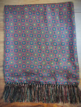 Charger l&#39;image dans la galerie, Foulard vintage double face en cachemire laine et soie
