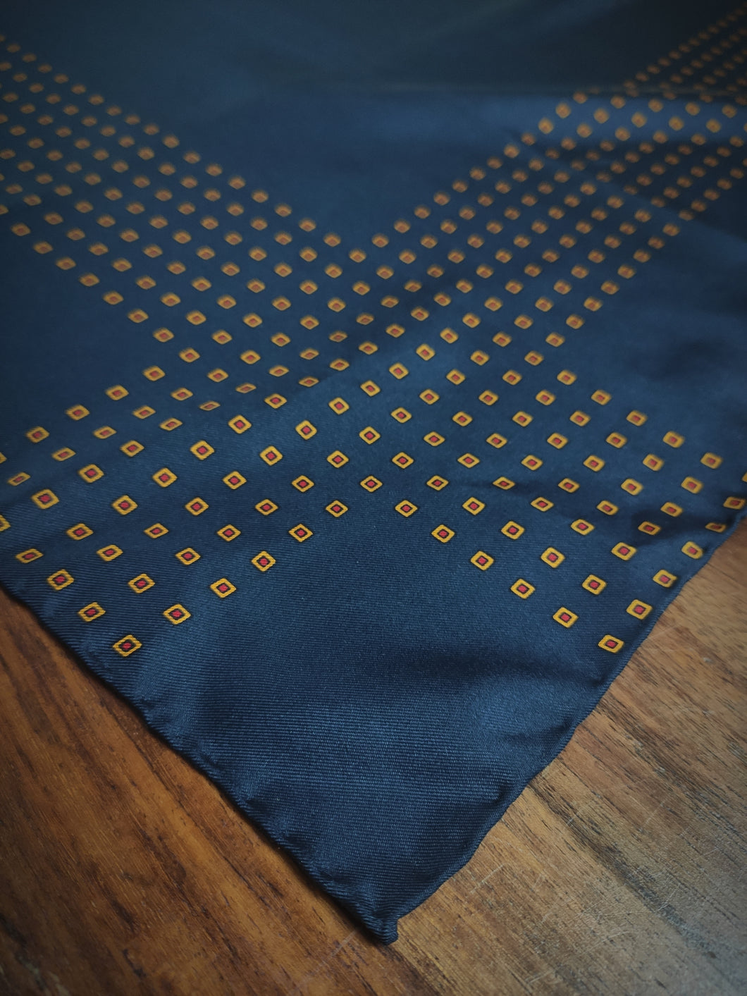 Christian Dior vintage pochette bleue nuit en soie à motif géométrique