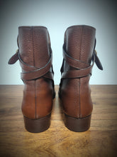 Afbeelding in Gallery-weergave laden, Tanino Crisci bottines Jodhpur en cuir grainé marron 36,5 FR Made in Italy
