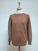 Afbeelding in Gallery-weergave laden, Oliver Grant vintage pull à col rond cognac en laine d&#39;agneau Made in Scotland
