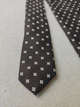 Charger l&#39;image dans la galerie, Drake&#39;s cravate vintage marron en soie Made in England
