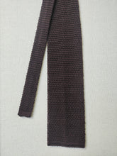 Afbeelding in Gallery-weergave laden, Belvederesi cravate large marron vintage en maille 100% soie
