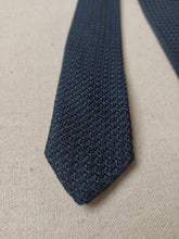 Charger l&#39;image dans la galerie, Rosati Roma cravate marine vintage en grenadine de soie Made in Italy
