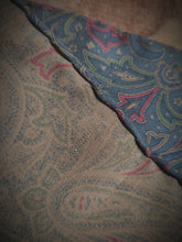 Carica l&#39;immagine nel visualizzatore di Gallery, Prochownick pochette en soie vintage à motif paisley Made in Italy
