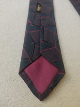 Carica l&#39;immagine nel visualizzatore di Gallery, Charvet cravate marine texturée en soie Made in France
