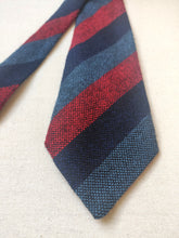 Carica l&#39;immagine nel visualizzatore di Gallery, Kinloch Anderson cravate vintage en laine Made in Scotland
