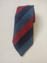 Charger l&#39;image dans la galerie, Kinloch Anderson cravate vintage en laine Made in Scotland
