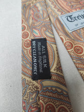 Carica l&#39;immagine nel visualizzatore di Gallery, Jermyn street cravate vintage jaune à motif paisley Made in England
