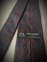 Afbeelding in Gallery-weergave laden, Medison Roma cravate vintage en soie à motif paisley Made in Italy
