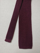 Afbeelding in Gallery-weergave laden, Battistoni cravate bordeaux vintage en tricot de soie Made in Italy
