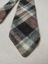 Afbeelding in Gallery-weergave laden, Cravate tartan vintage en pure laine
