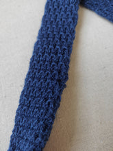 Carica l&#39;immagine nel visualizzatore di Gallery, Burberrys cravate tricot vintage en laine mohair et alpaga Made in England
