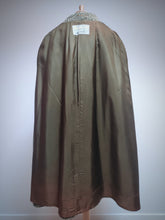 Charger l&#39;image dans la galerie, Aquascutum X Harrod&#39;s cape en pure laine vierge Made in England
