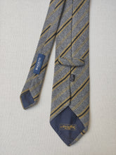 Carica l&#39;immagine nel visualizzatore di Gallery, Nicky Milano cravate club vintage en soie et cachemire Made in Italy
