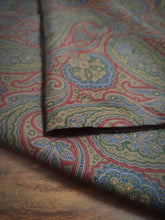 Charger l&#39;image dans la galerie, Ballantyne écharpe double face vintage paisley en laine et soie

