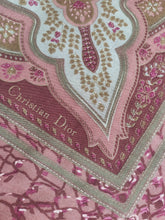 Carica l&#39;immagine nel visualizzatore di Gallery, Christian Dior foulard étole vintage en laine et soie Made in Italy
