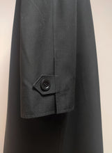 Afbeelding in Gallery-weergave laden, Aquascutum X Harrod&#39;s imperméable Aqua 5 noir femme 16 UK / 44 FR
