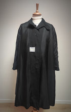 Afbeelding in Gallery-weergave laden, Aquascutum X Harrod&#39;s imperméable Aqua 5 noir femme 16 UK / 44 FR
