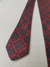 Carica l&#39;immagine nel visualizzatore di Gallery, De Paz Bologna cravate vintage rouge en soie Made in Italy
