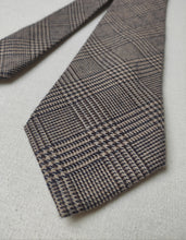 Carica l&#39;immagine nel visualizzatore di Gallery, Cravate vintage Prince de Galles en laine Made in Italy
