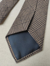 Carica l&#39;immagine nel visualizzatore di Gallery, Cravate vintage Prince de Galles en laine Made in Italy
