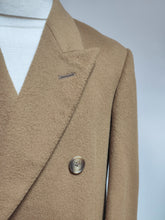 Charger l&#39;image dans la galerie, Aquascutum X Rosa &amp; Teixeira manteau beige croisé en laine vierge M
