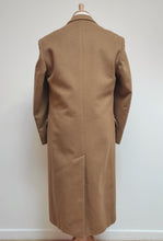 Afbeelding in Gallery-weergave laden, Aquascutum X Rosa &amp; Teixeira manteau beige croisé en laine vierge M
