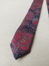 Charger l&#39;image dans la galerie, John Hotland Paris cravate paisley en soie Made in France
