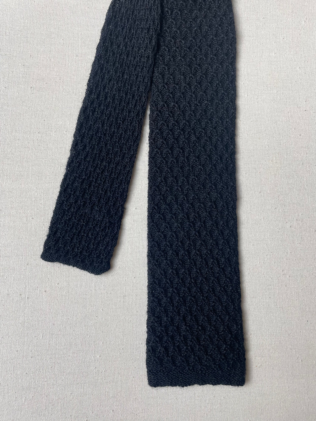 Cravate maille noire vintage large en alpaga et laine Made in Italy