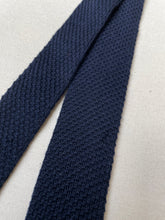 Carica l&#39;immagine nel visualizzatore di Gallery, Cravate tricot vintage marine 100% laine Made in Italy
