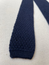 Charger l&#39;image dans la galerie, Cravate tricot vintage marine 100% laine Made in Italy
